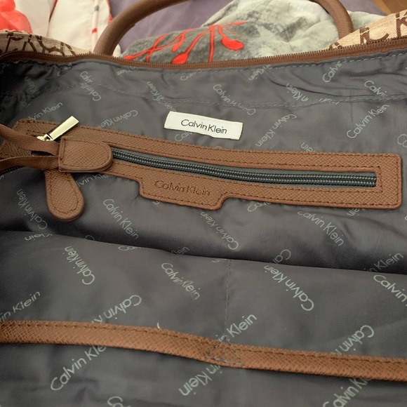 Calvin klein tote bag!! - Picture 4 of 5